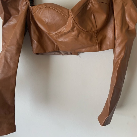 Stunning Leather Top Piece - Picture 2 of 3